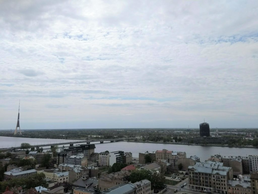 punkt widokowy z wieżowca Akademii Nauk Łotwy